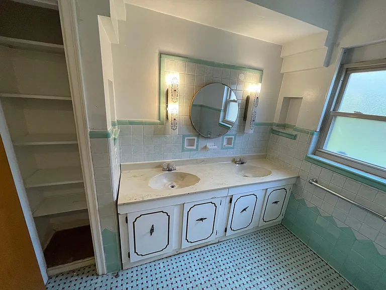 877 Ludlow Ave #4 — Photo 21