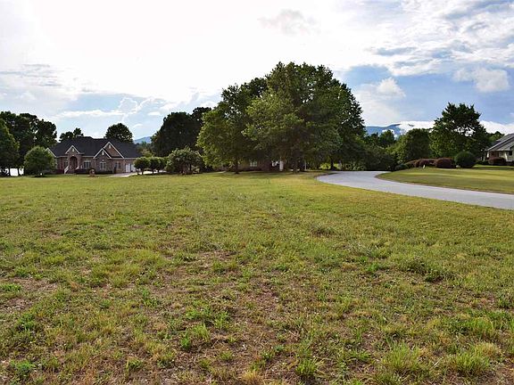 4th image of 201 Muirfield Dr