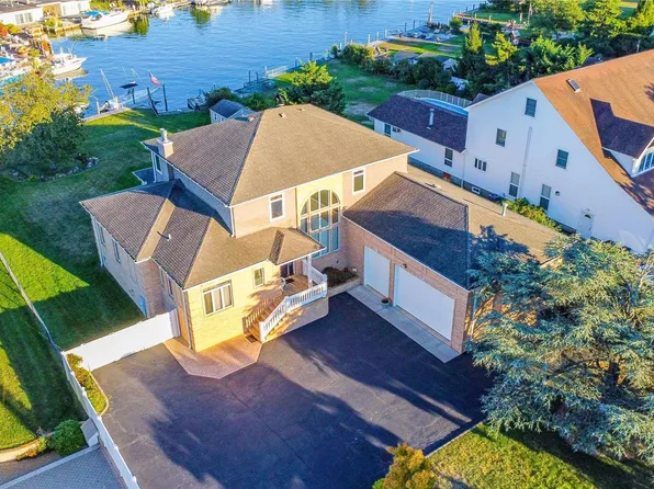 291 Willetts Lane, West Islip, NY 11795