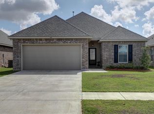 109 Valcour Pl, Youngsville, LA 70592
