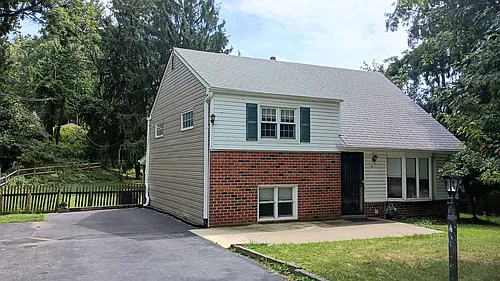 697 Old Marple Rd Photo 1