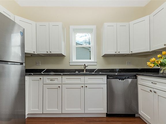 5th image of 716 Terrace Ave