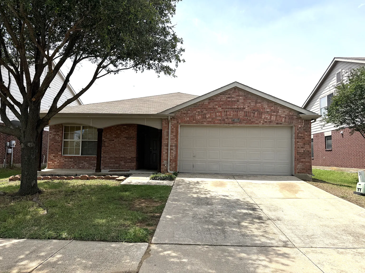 4 bed, 1959 sqft, $2,000 — Photo 1