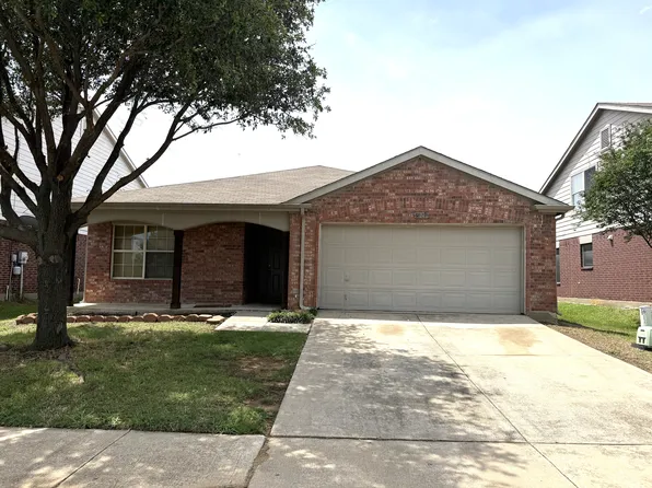 8824 Sagebrush Trl, Aubrey, TX 76227