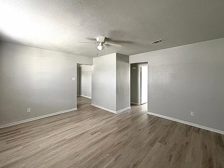 305 Northern Dove Ln #A — Photo 3