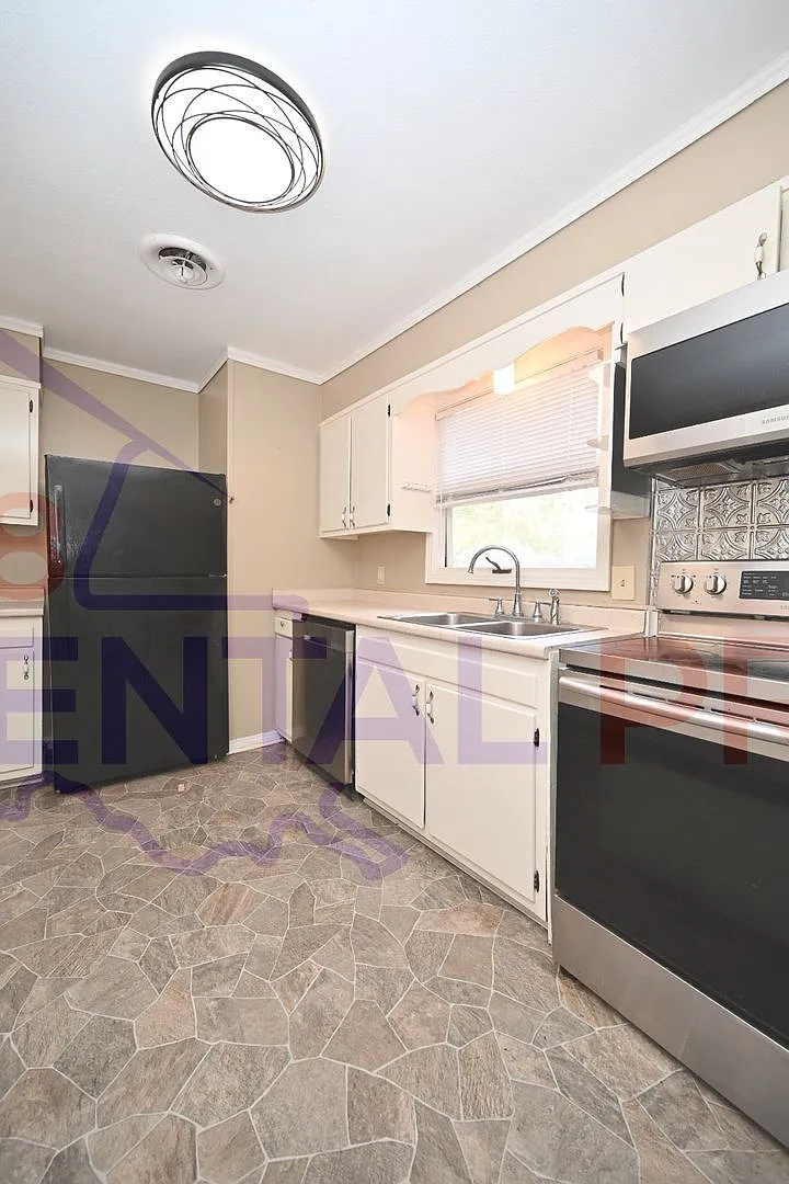 3 Bed 2 Bath Home in Ruston! — Photo 4