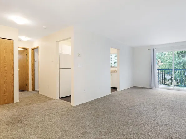 200 Back Rd #303, Courtenay, BC V9N 3W6