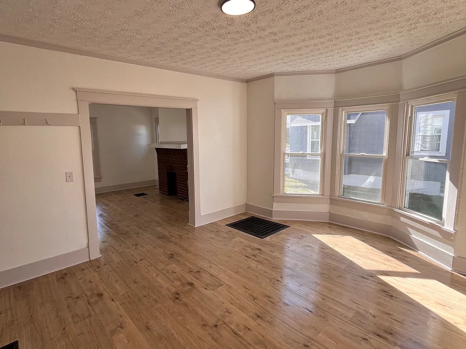 2 bed, $1,150 — Photo 1