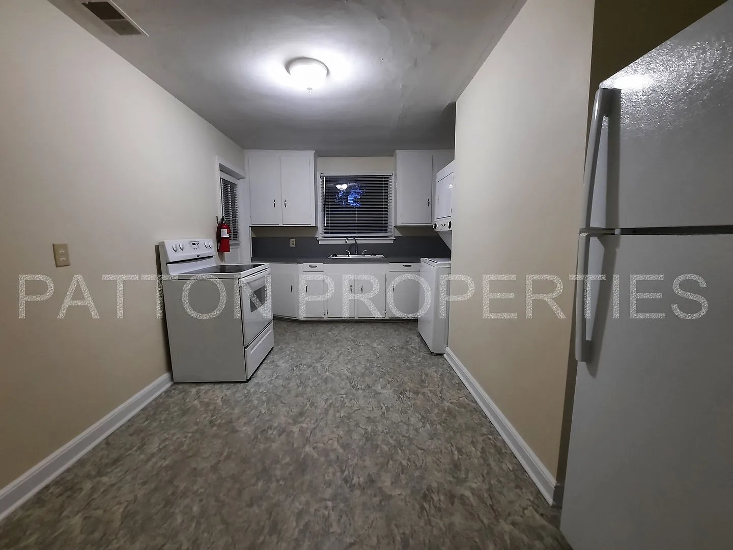 209 S. Harden - Inside CoC - R11310-12-06 — Photo 3