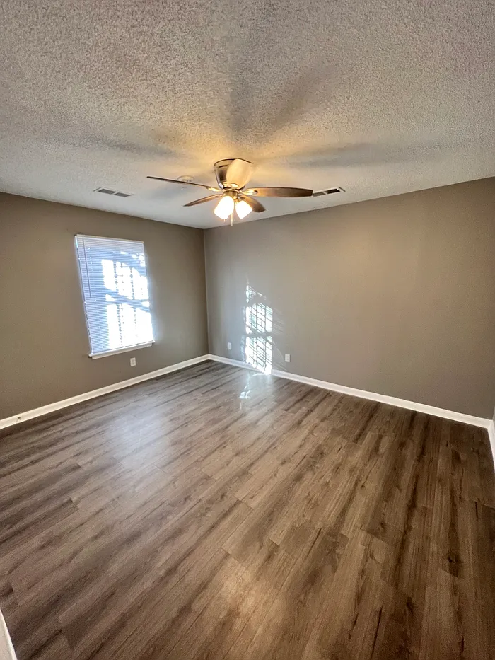4 bed, 2.0 bath, $1,350 — Photo 4
