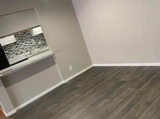 604 Cross Creek Dr APT B, Saint Louis, MO 63141