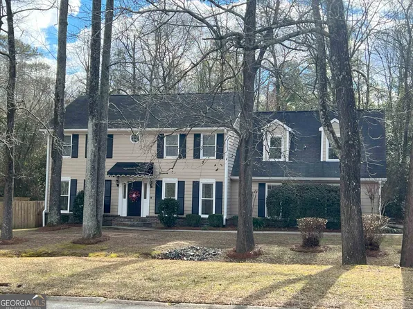 619 Rosa Taylor Dr, Macon, GA 31204