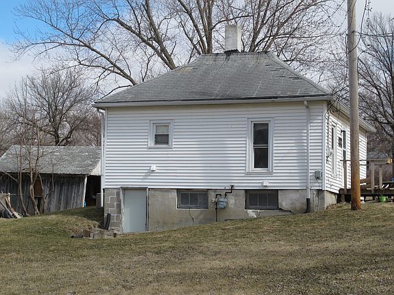2nd image of 1104 E Jefferson St