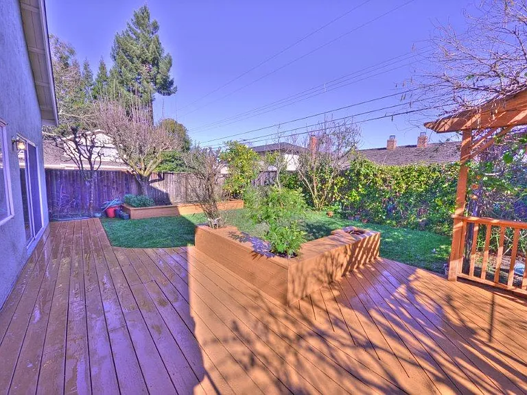201 Yarborough Ln — Photo 31