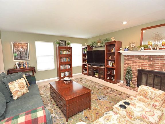 2nd image of 194 Meadow Creek Dr