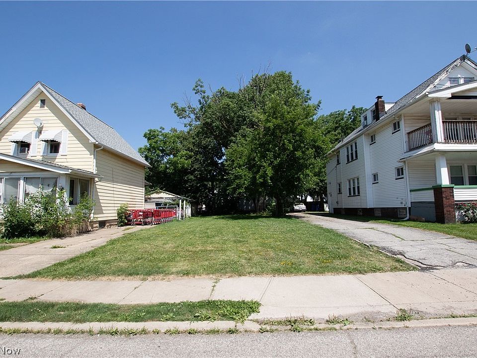 1st image of 2185 W 105th St
