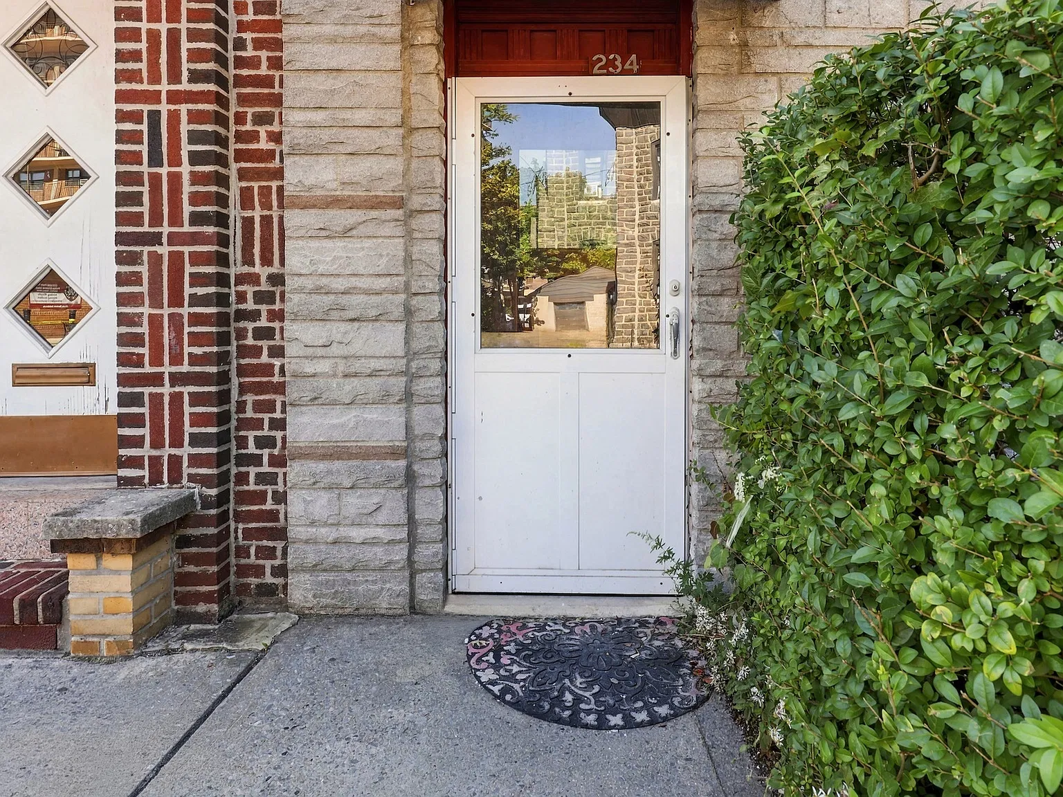 3 bed, 950 sqft, $2,800 — Photo 1