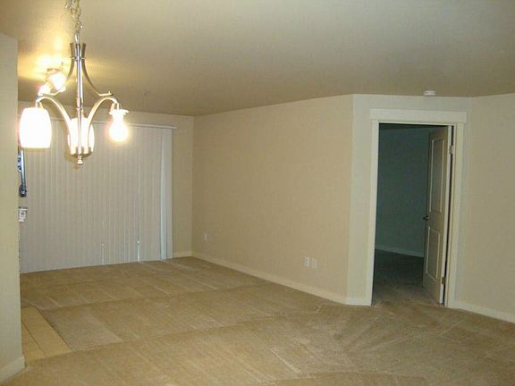 5th image of 7711 NE 175th St Unit E107