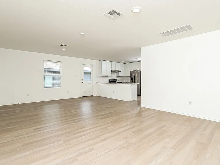 8027 Nube Medina — Photo 4
