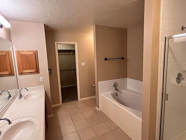16118 Cypress Valley Dr — Photo 13