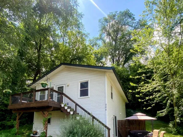 305 N Blackhawk Dr, Byron, IL 61010