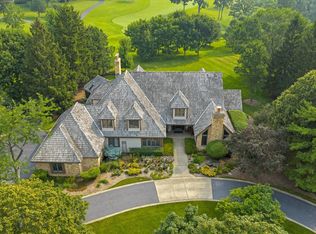 18 S Wynstone Dr, North Barrington, IL 60010