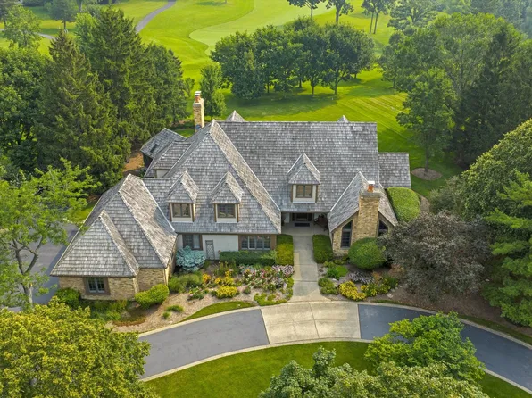 18 S Wynstone Dr, North Barrington, IL 60010