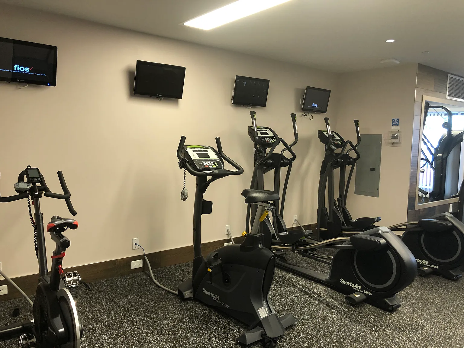 2 bed, 867 sqft, $3,000 — Photo 3