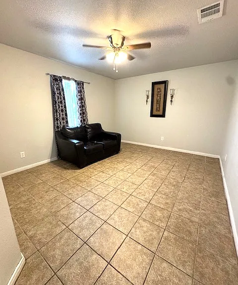 2105 Wind St #B — Photo 4