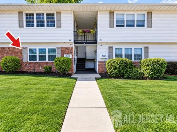 6 Minnesota Dr APT A, Matawan, NJ 07747