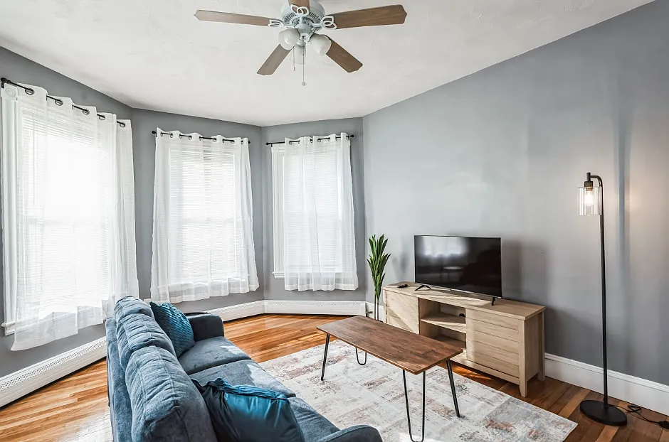4 bed, 1500 sqft, $3,800 — Photo 3