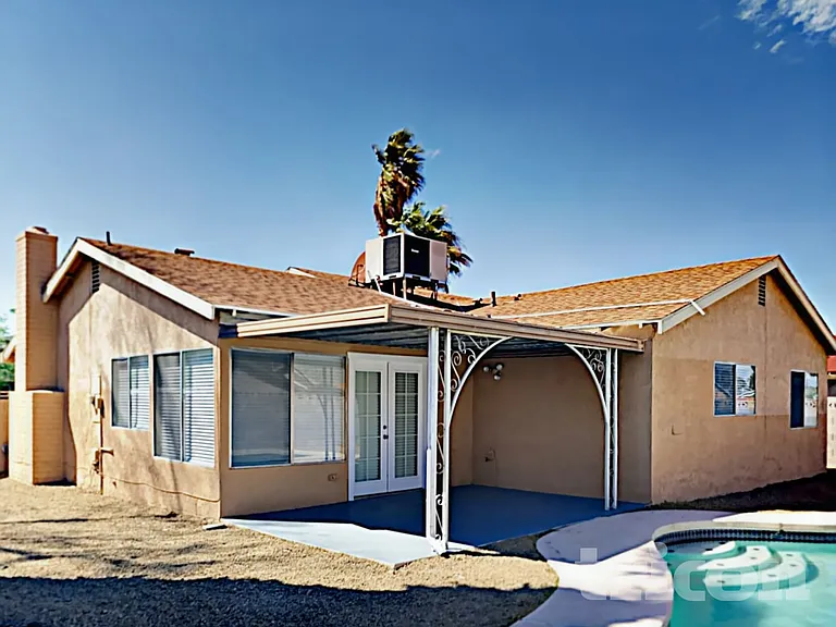 5532 Spencer St — Photo 16