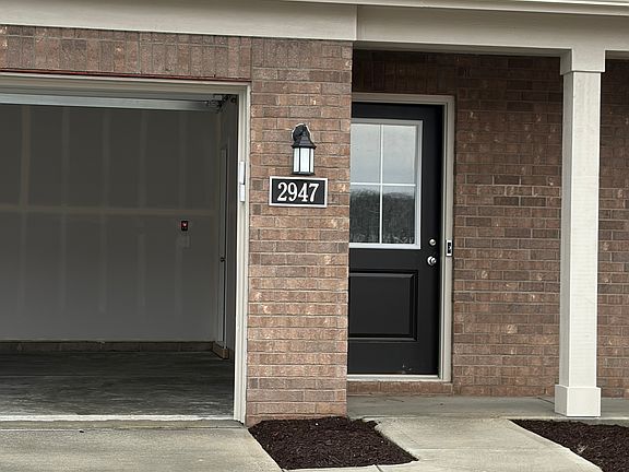 3rd image of 2947 Woods Edge Dr