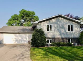 1401 Winona St, Saint Peter, MN 56082