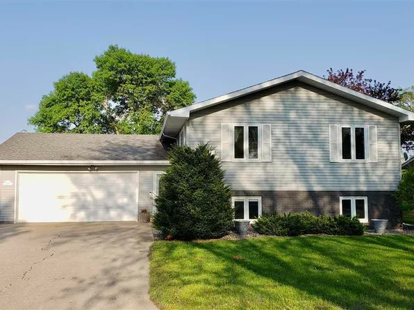 1401 Winona St, Saint Peter, MN 56082