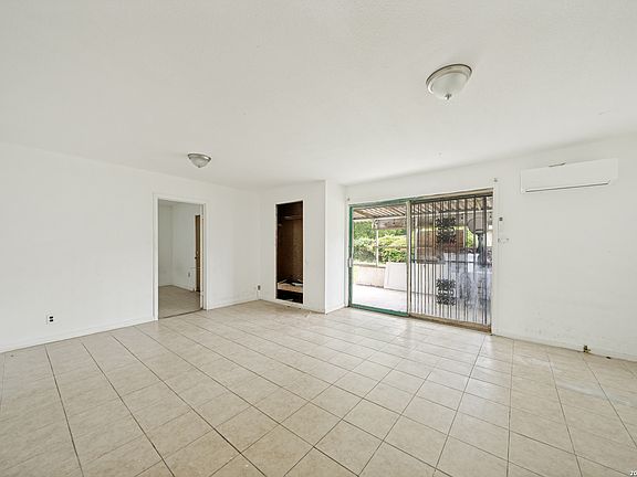 4th image of 853 HOLMGREEN RD