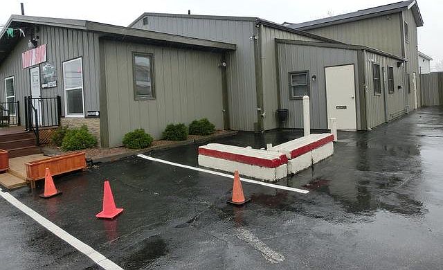 1st image of 16600 Crawford Ave