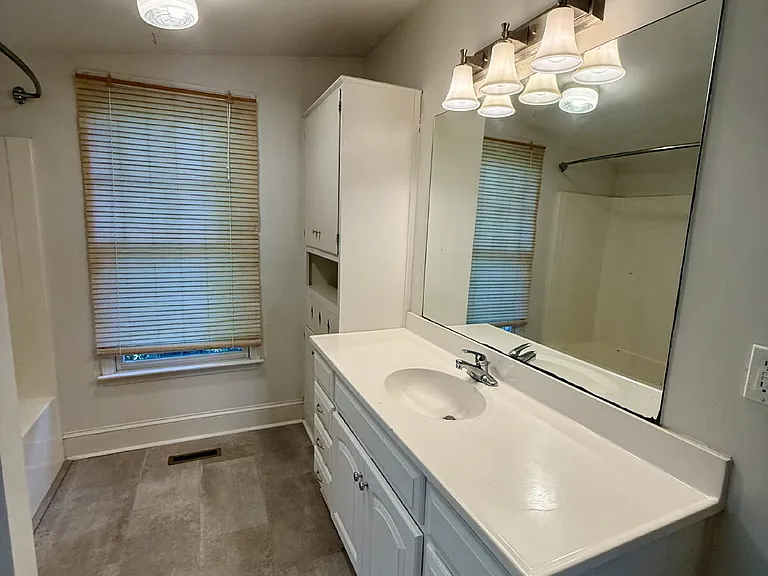 140 Park Ave — Photo 12