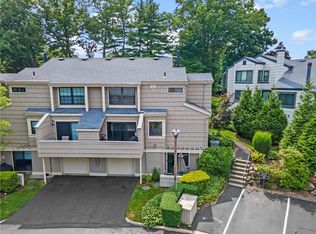 150 Branchwood Ln, Nanuet, NY 10954