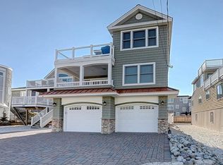 14 N 6th St, Surf City, NJ 08008