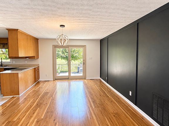 4th image of 105 Horseshoe Dr