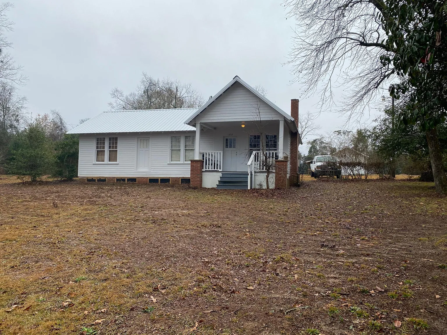 3 bed, 990 sqft, $1,150 — Photo 3