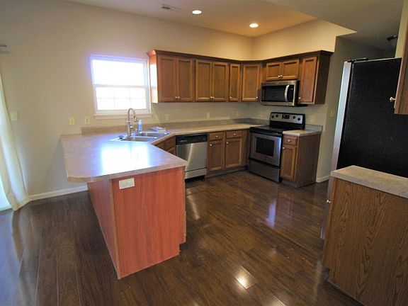3rd image of 4106 Sweetwater Dr