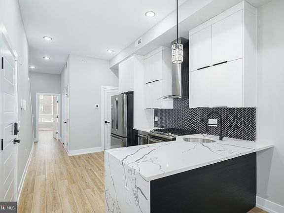 4th image of 1341 N Randolph St Unit 3