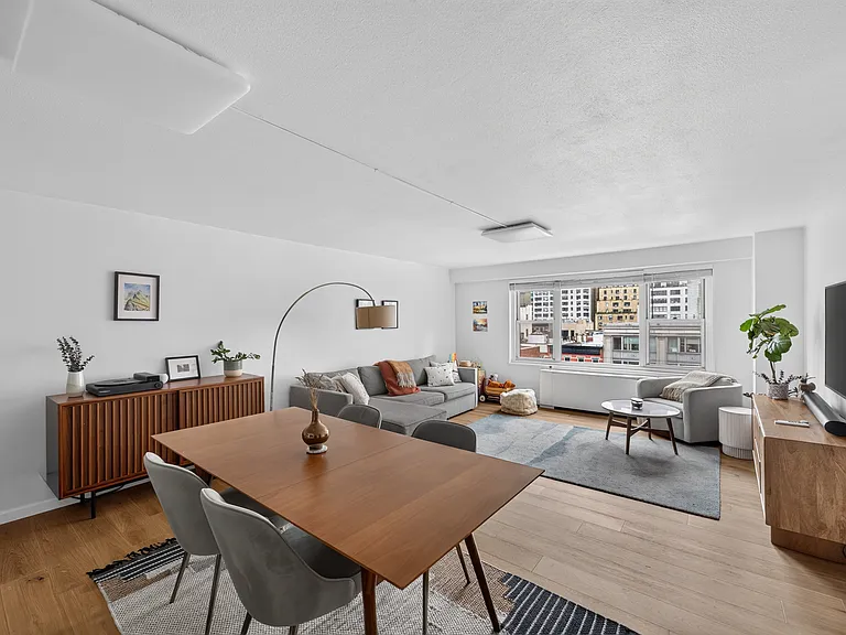 220 E 60th St #9H — Photo 3