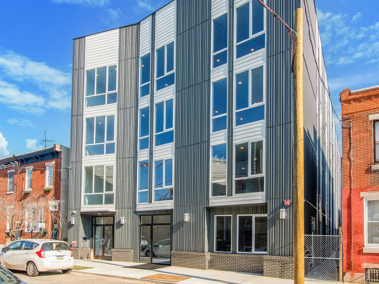 2 bed, 947 sqft, $2,200 — Photo 3