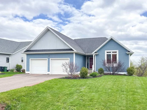 62 Saints Cres, Stratford, PE C1B 0G5