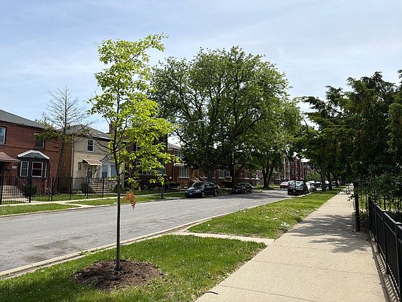 4th image of 8006 S Marshfield Ave