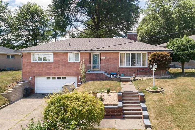 735 Sara Dr photo 1