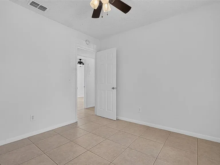 6411 Santa Monica Dr — Photo 15